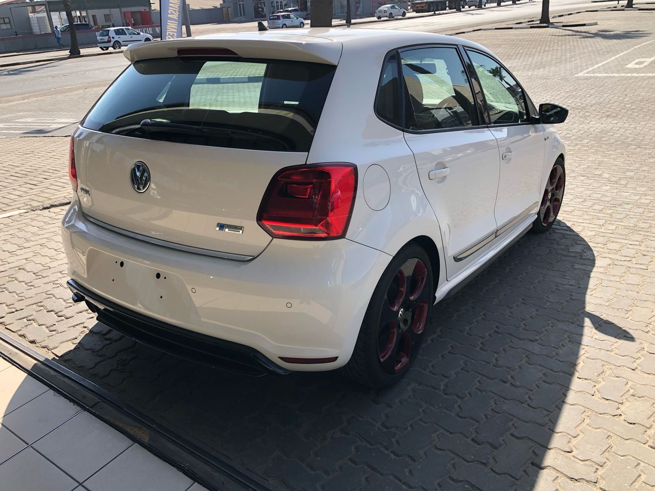 2013 Volkswagen Polo photo 3