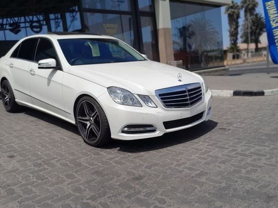 2011 Mercedes-Benz E Class photo 1