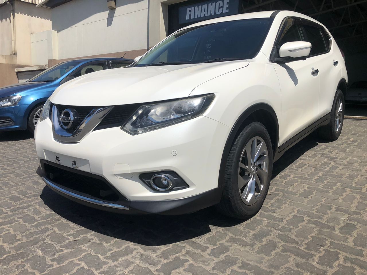2016 Nissan X-trail photo 2