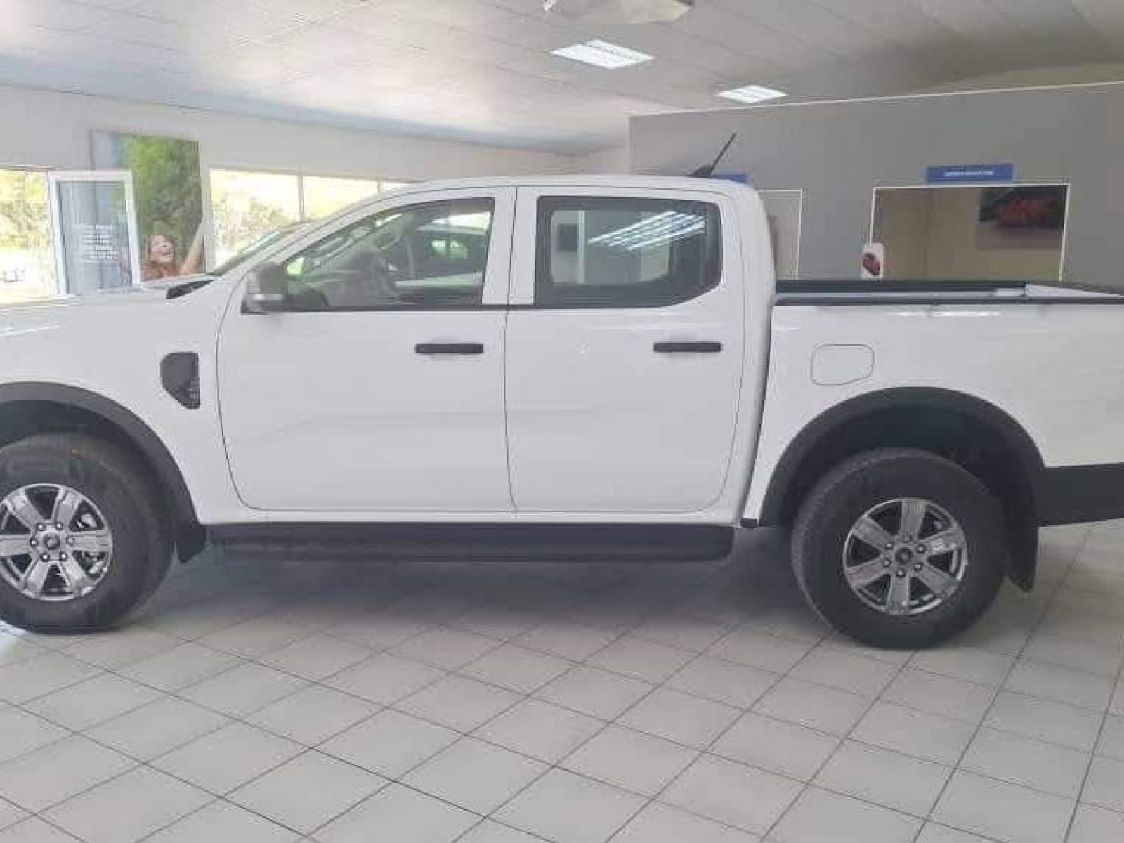 2025 Ford Ranger photo 2