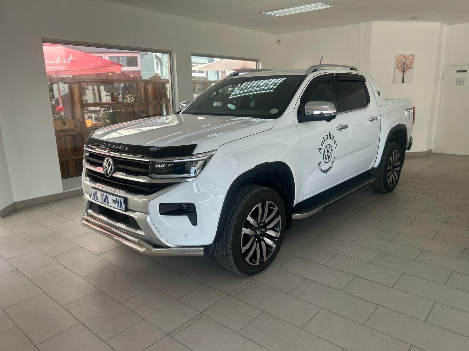 2025 Volkswagen Amarok photo 2