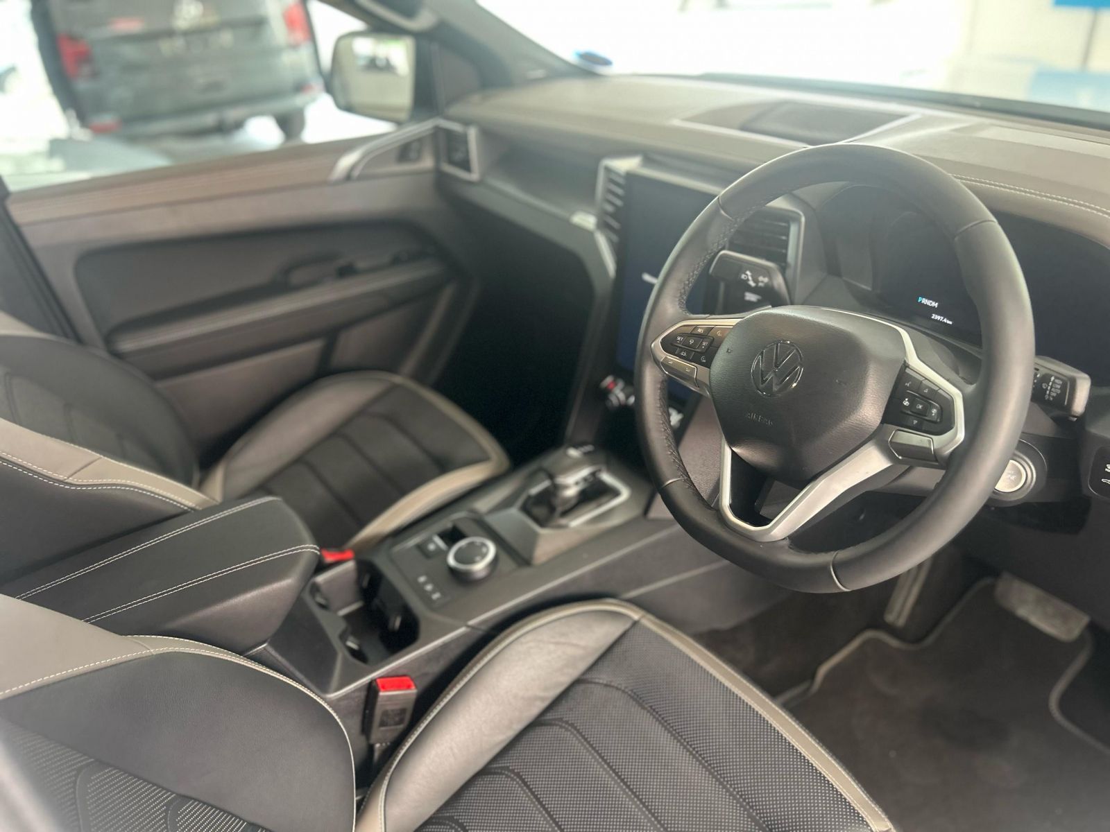 2025 Volkswagen Amarok photo 6