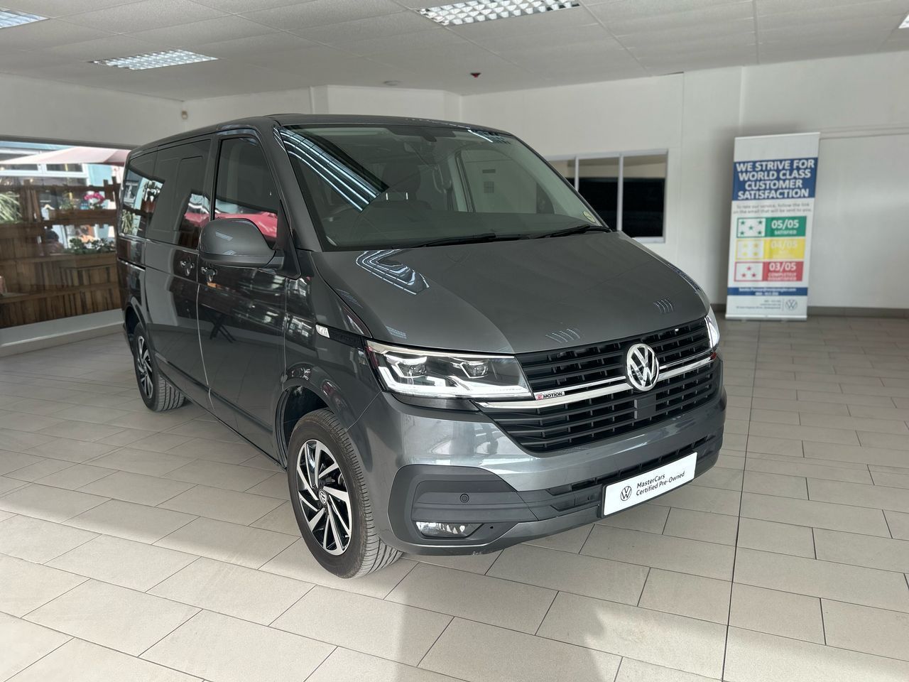 2024 Volkswagen Transporter photo 2