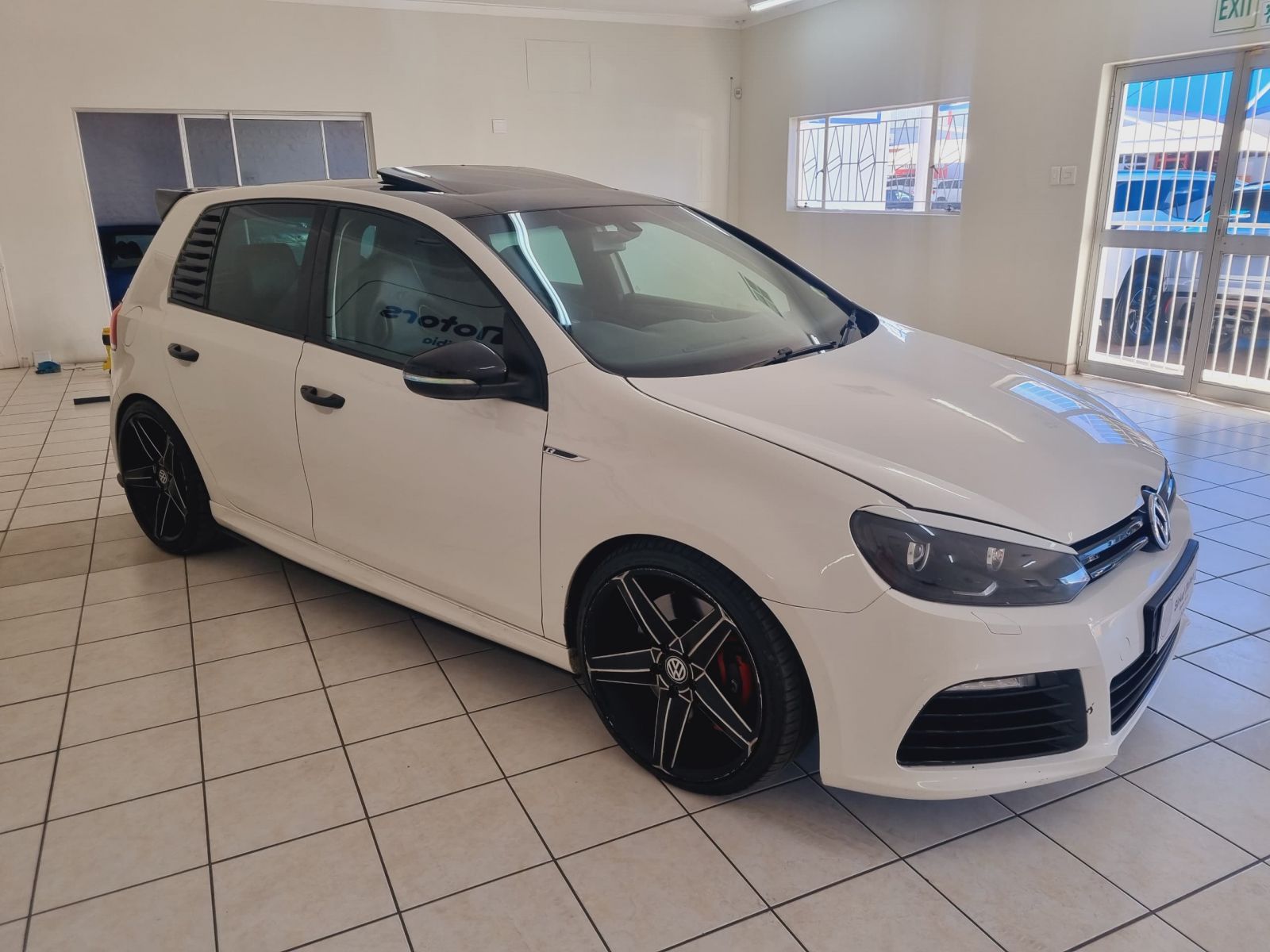 2012 Volkswagen Golf photo 4