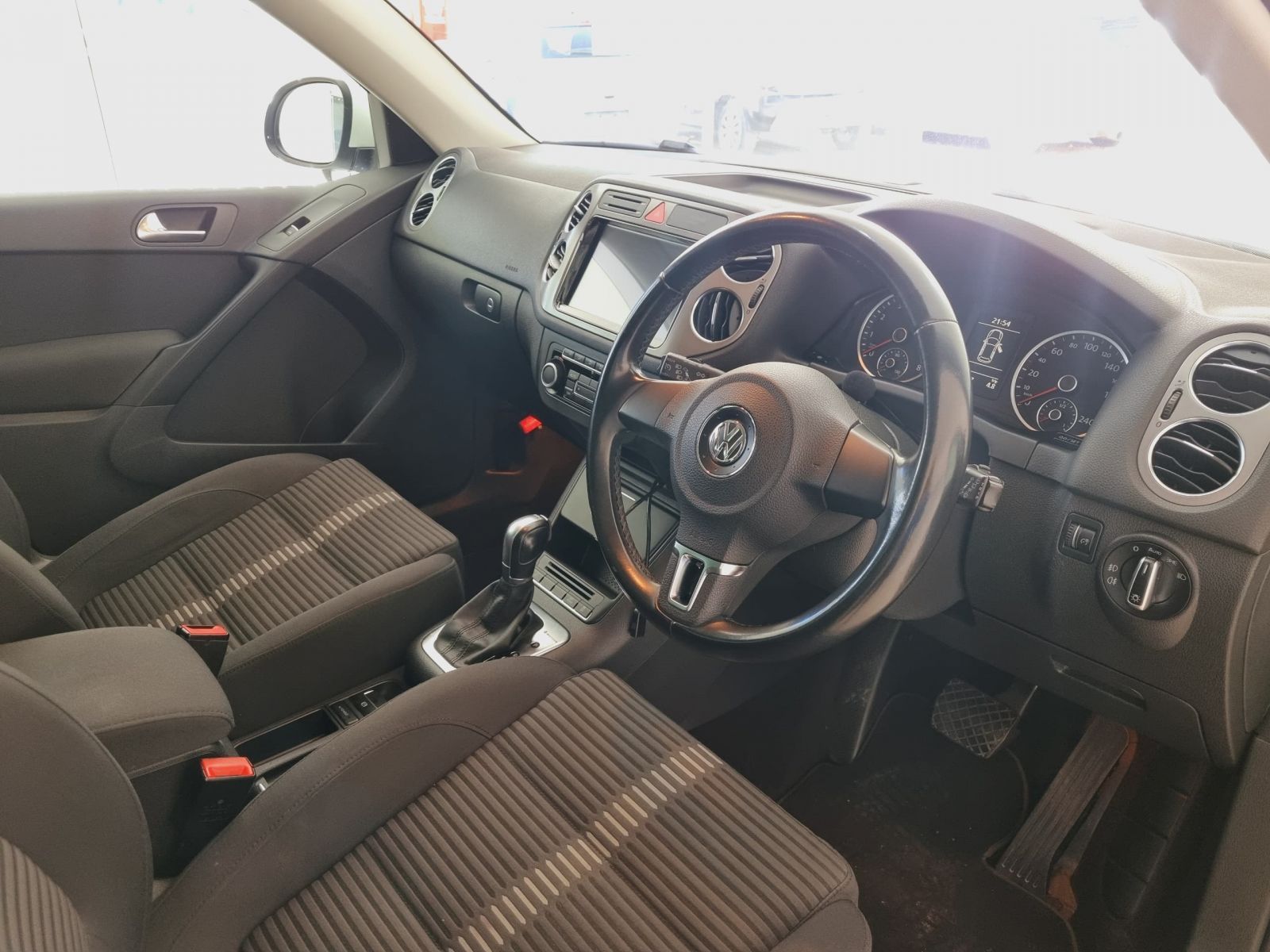 2011 Volkswagen Tiguan photo 8