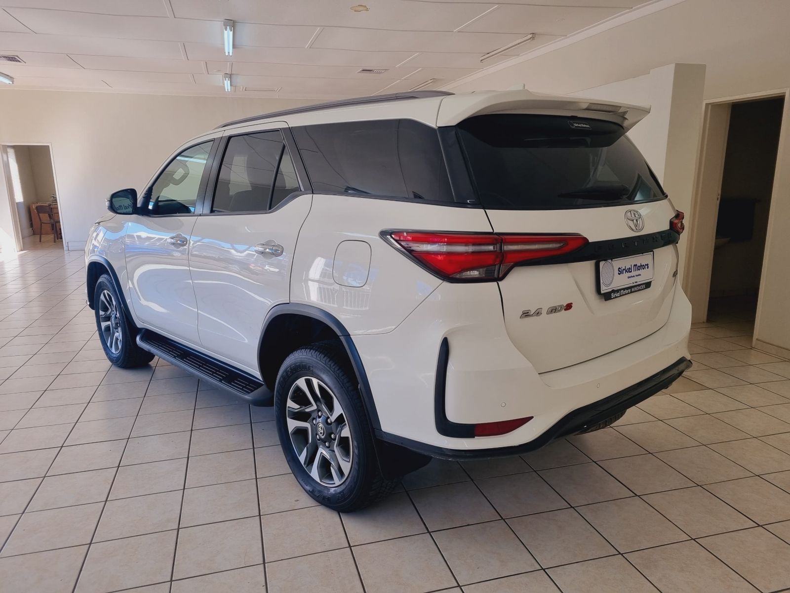 2024 Toyota Fortuner photo 3