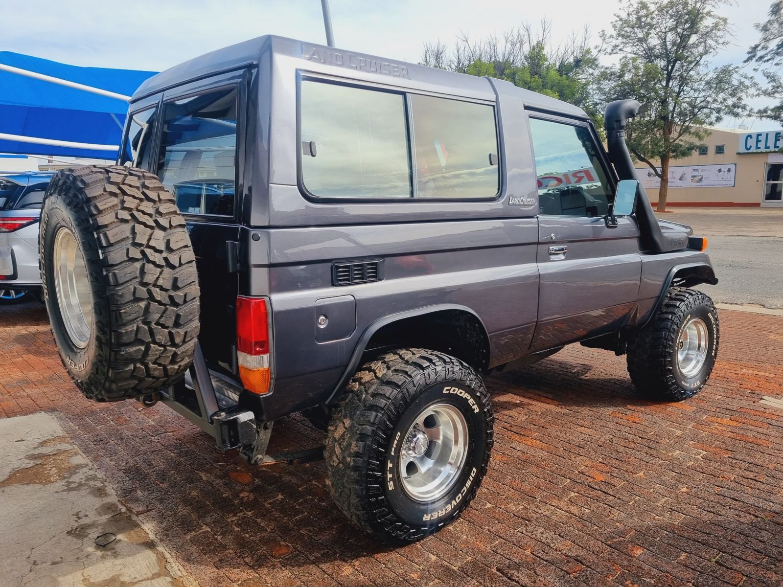 1987 Toyota Land Cruiser photo 4
