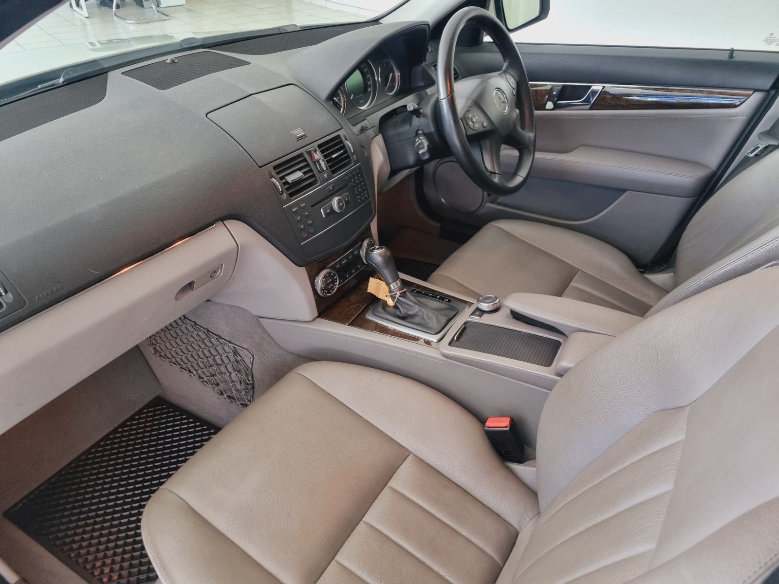 2007 Mercedes-Benz C Class photo 9