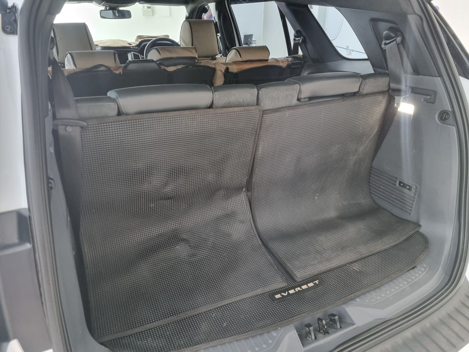 2018 Ford Everest photo 16