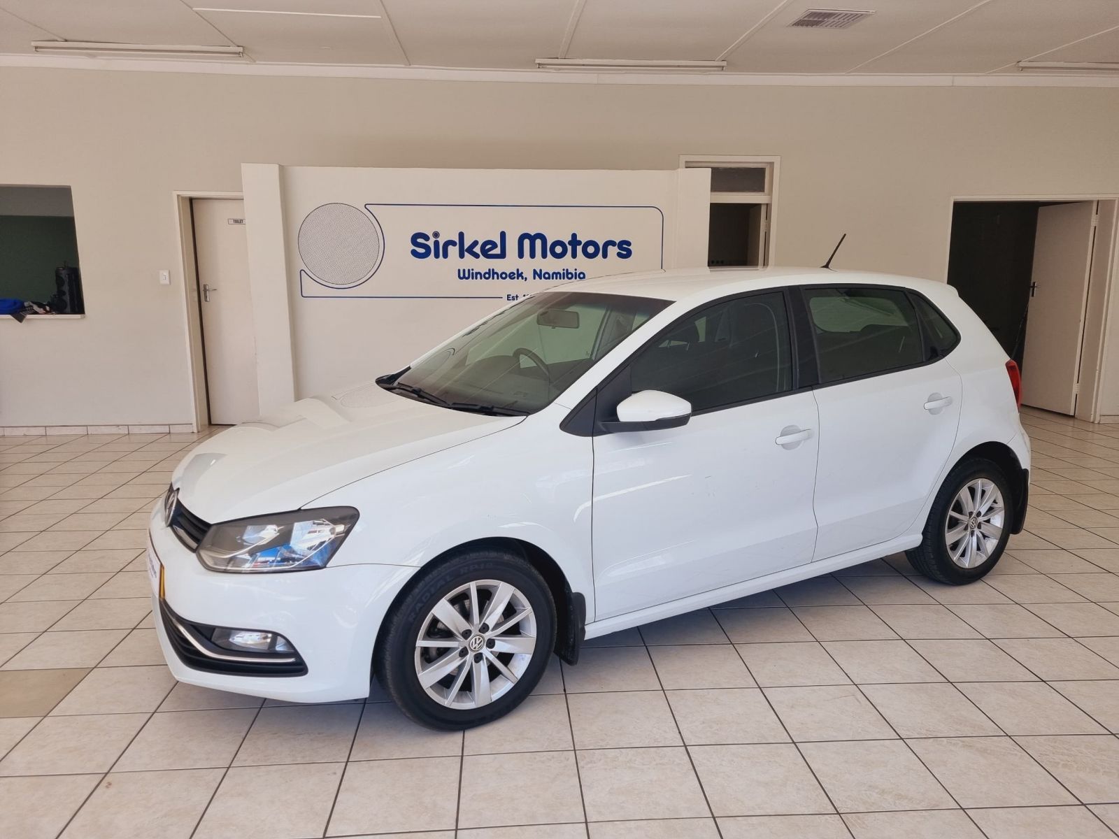 2016 Volkswagen Polo photo 2