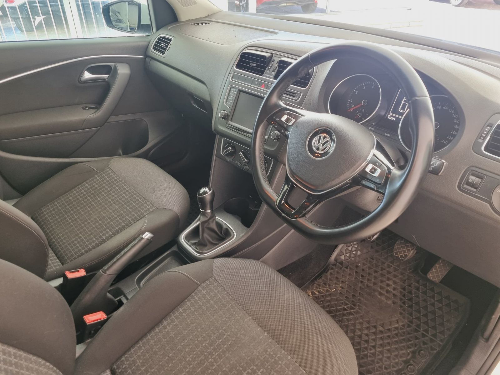 2016 Volkswagen Polo photo 8