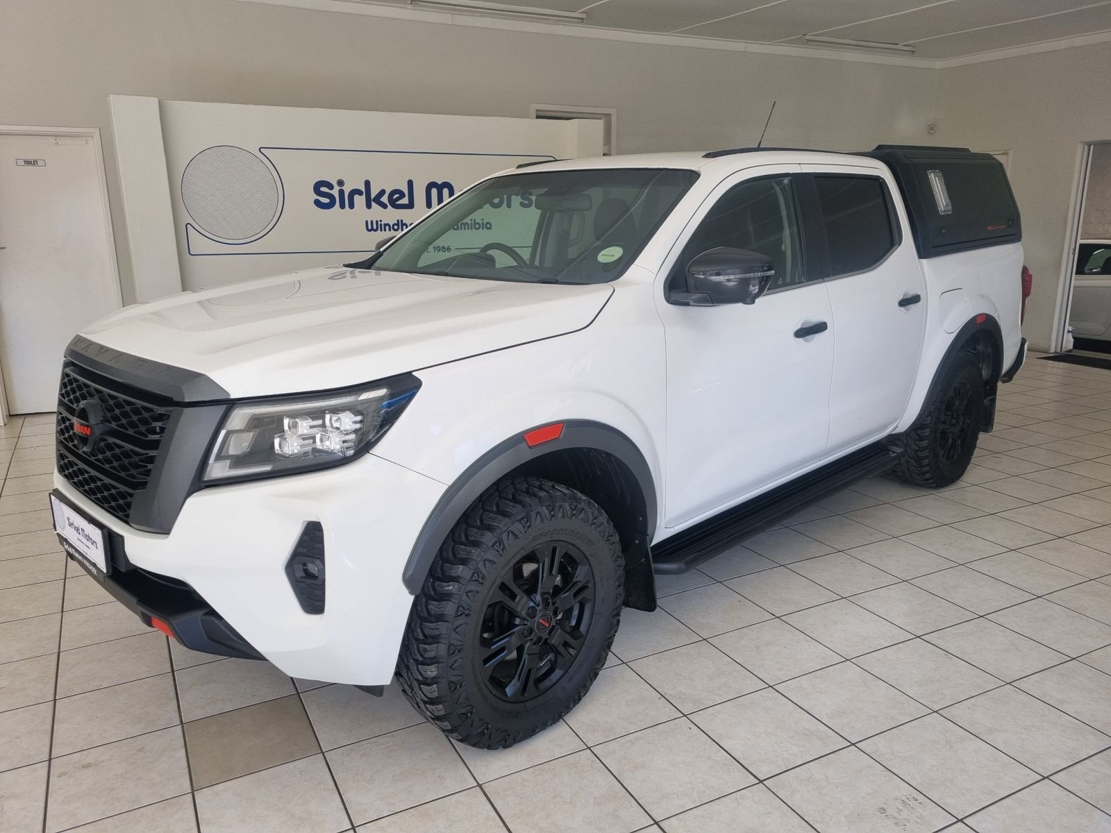 2022 Nissan Navara photo 1