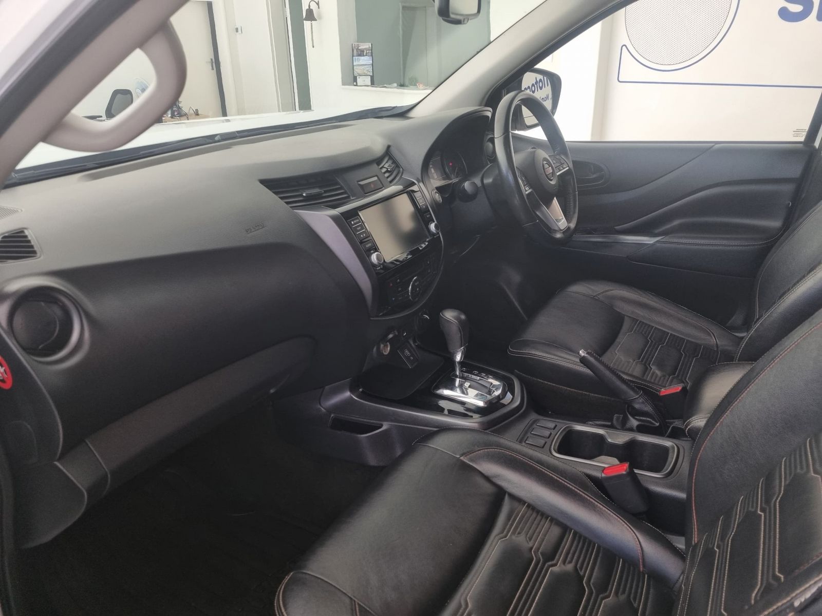 2022 Nissan Navara photo 12