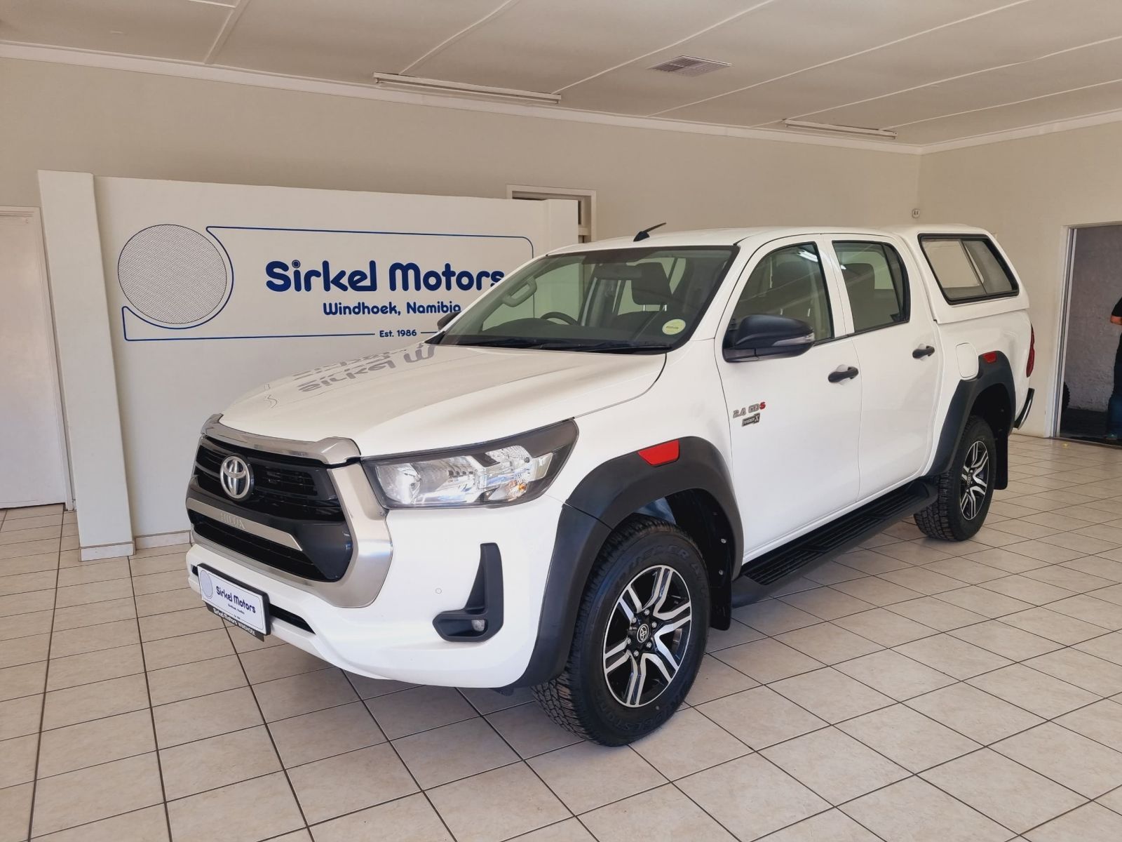 2024 Toyota Hilux photo 1