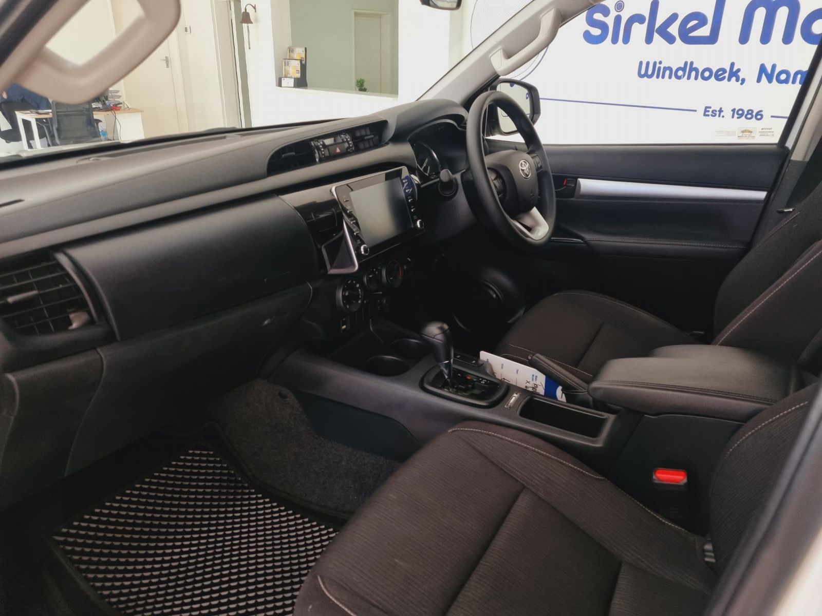 2024 Toyota Hilux photo 10