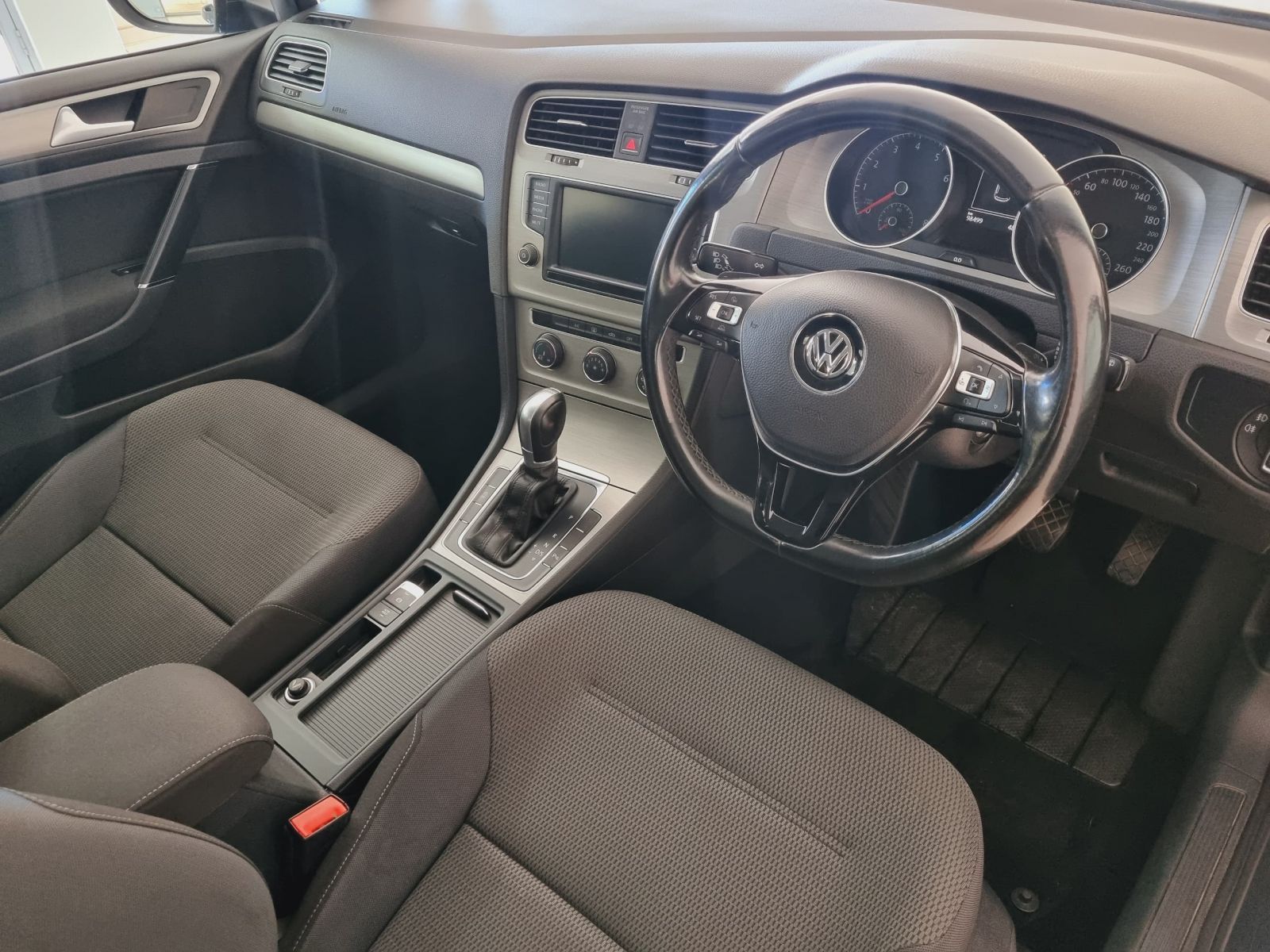 2016 Volkswagen Golf photo 7