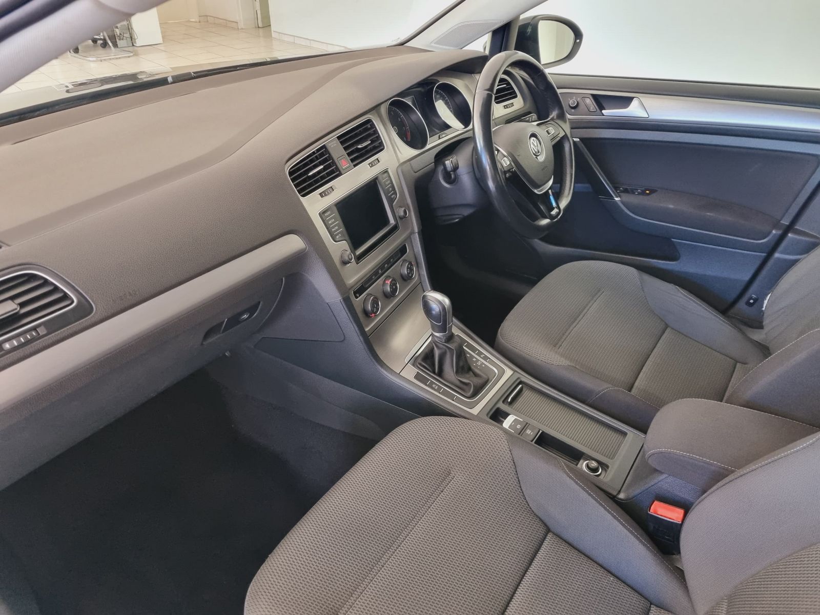 2016 Volkswagen Golf photo 8