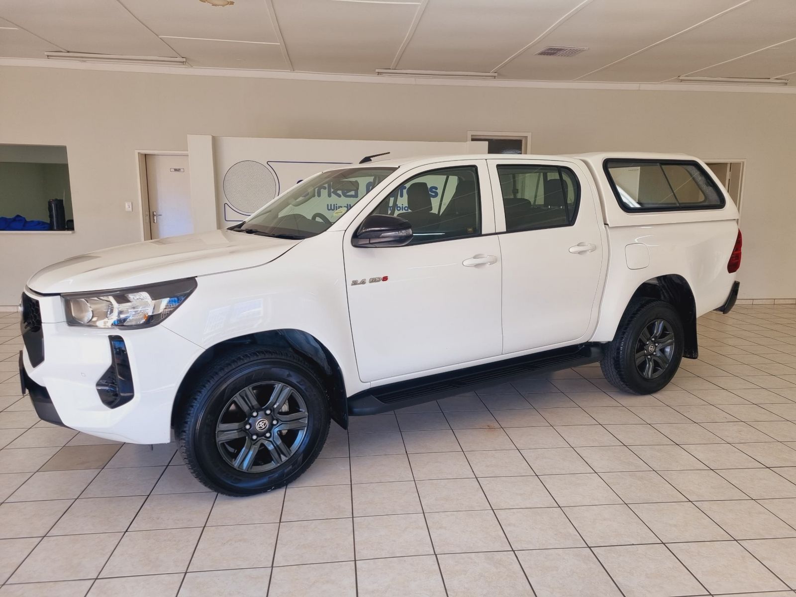 2024 Toyota Hilux photo 3