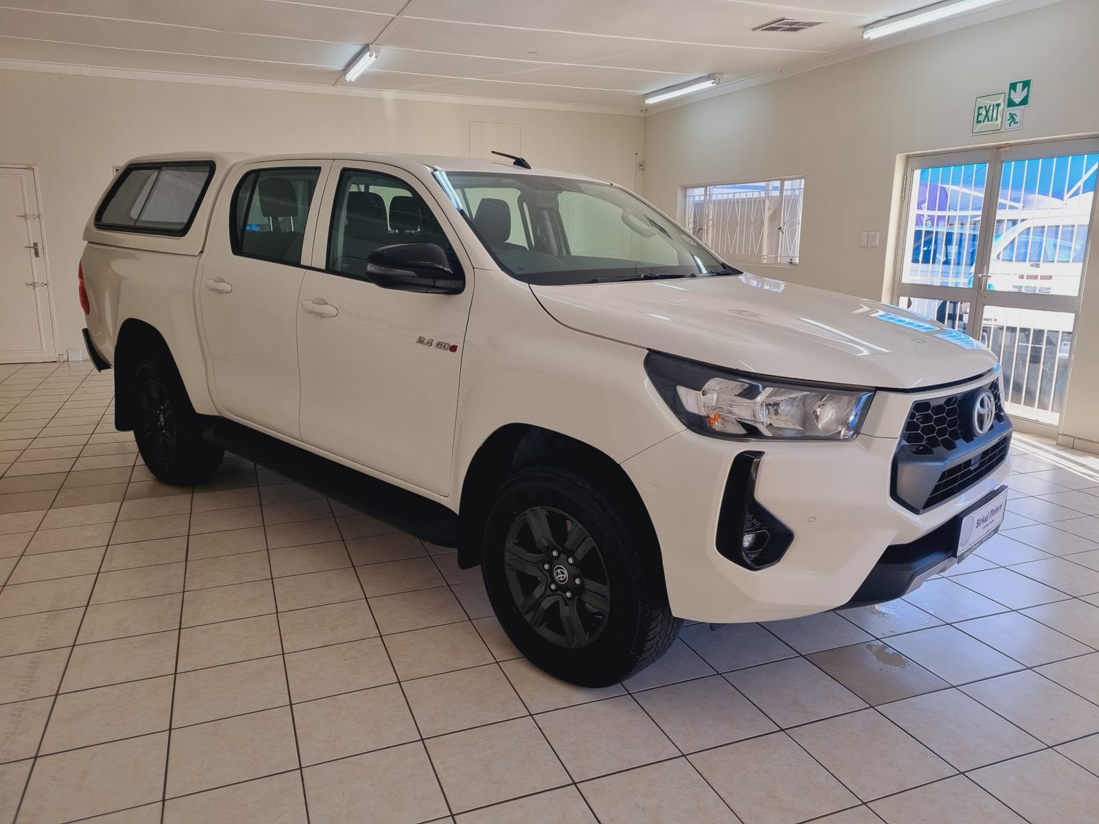 2024 Toyota Hilux photo 4