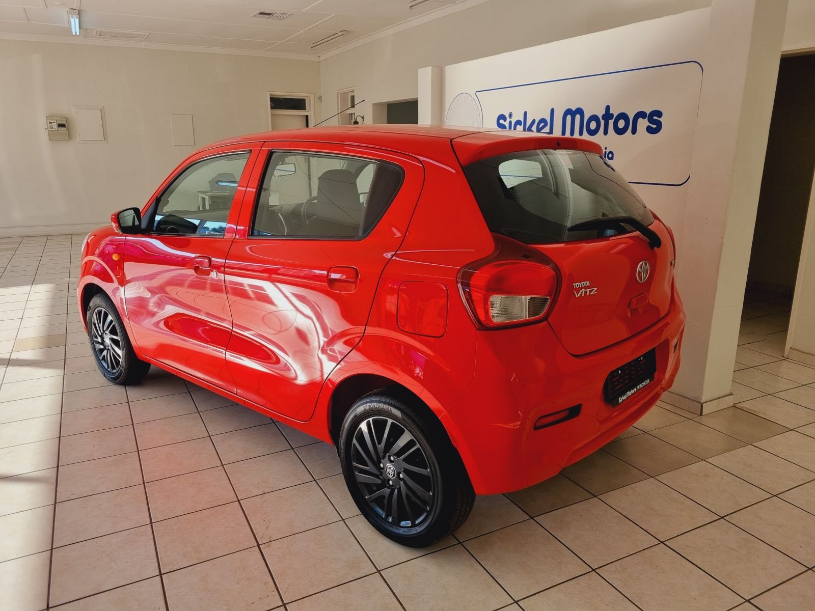 2023 Toyota Vitz photo 3