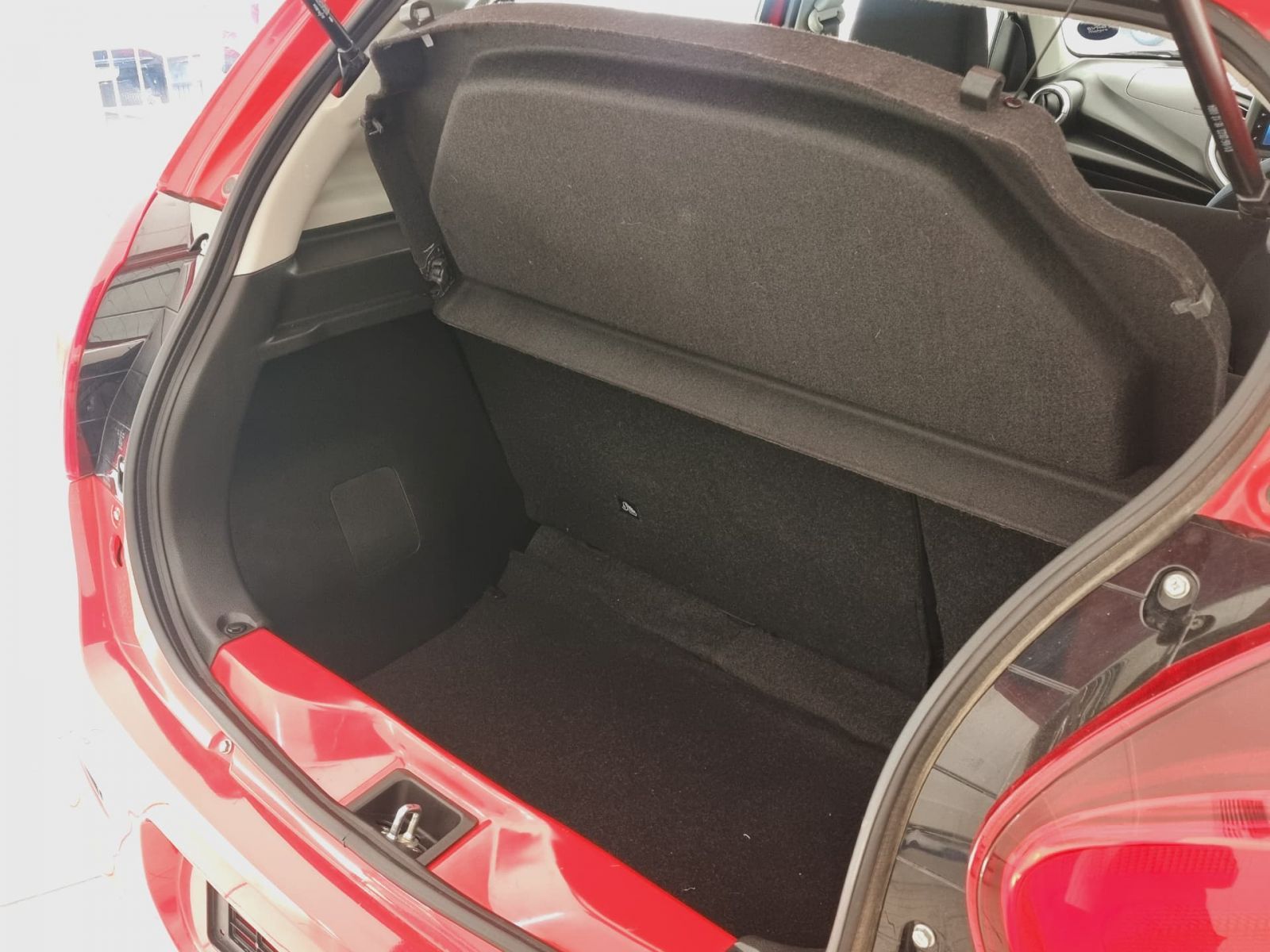 2023 Toyota Vitz photo 7