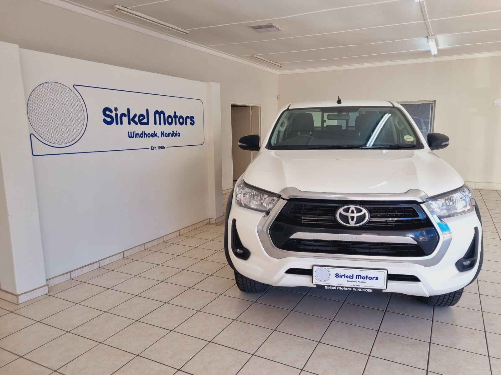 2024 Toyota Hilux photo 2
