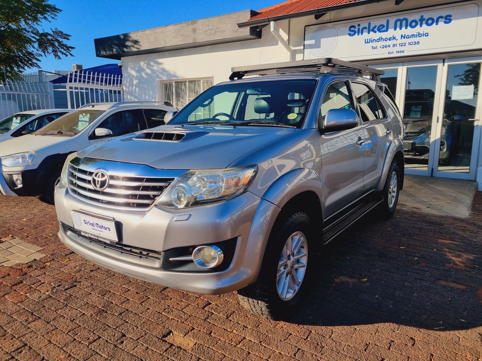 2015 Toyota Fortuner photo 1