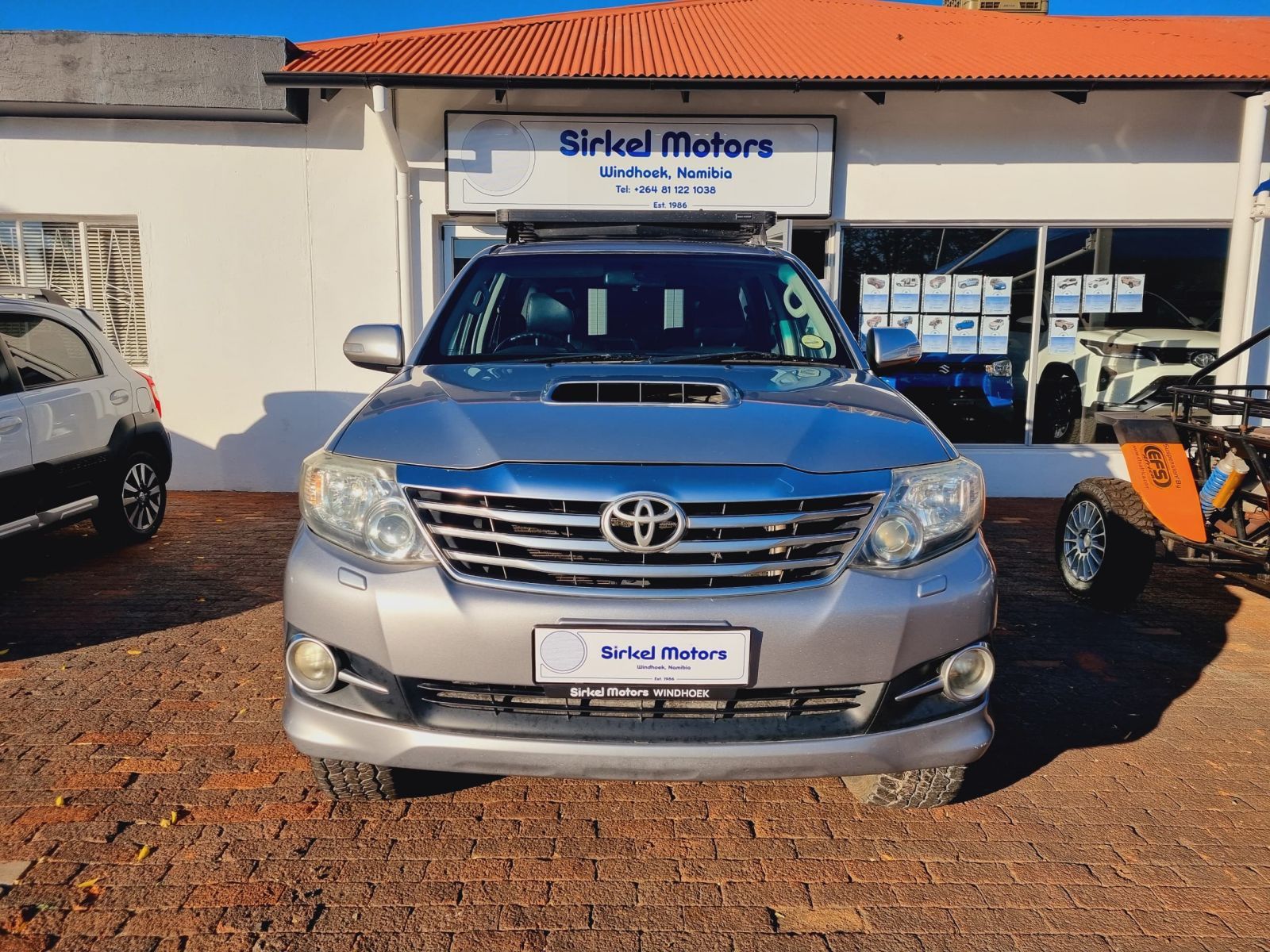 2015 Toyota Fortuner photo 2