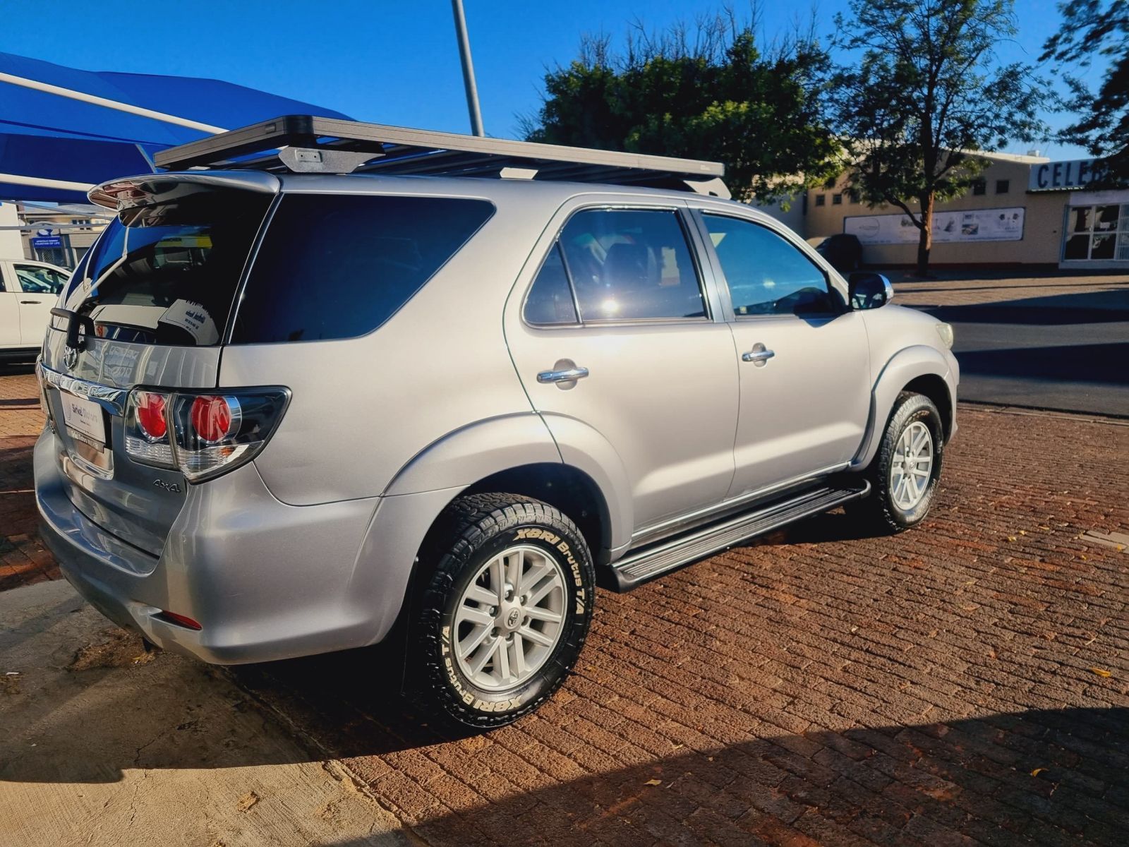 2015 Toyota Fortuner photo 4