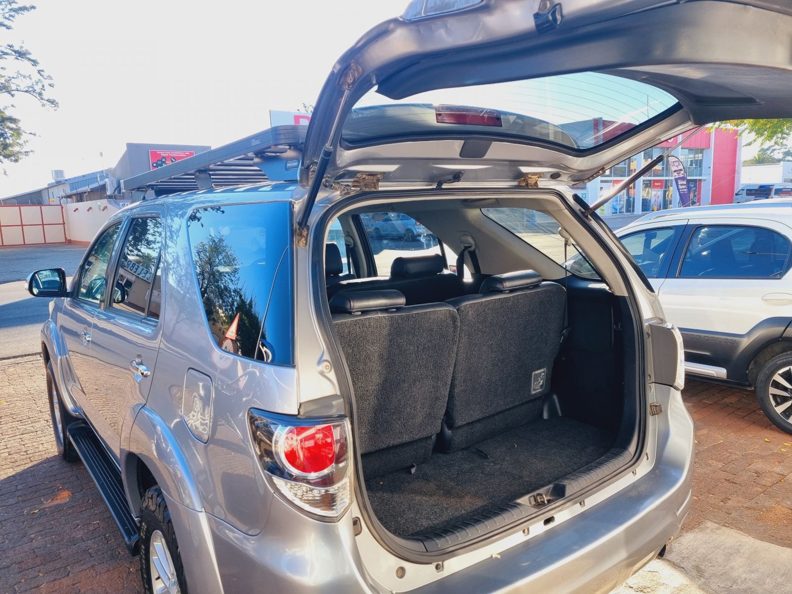 2015 Toyota Fortuner photo 6