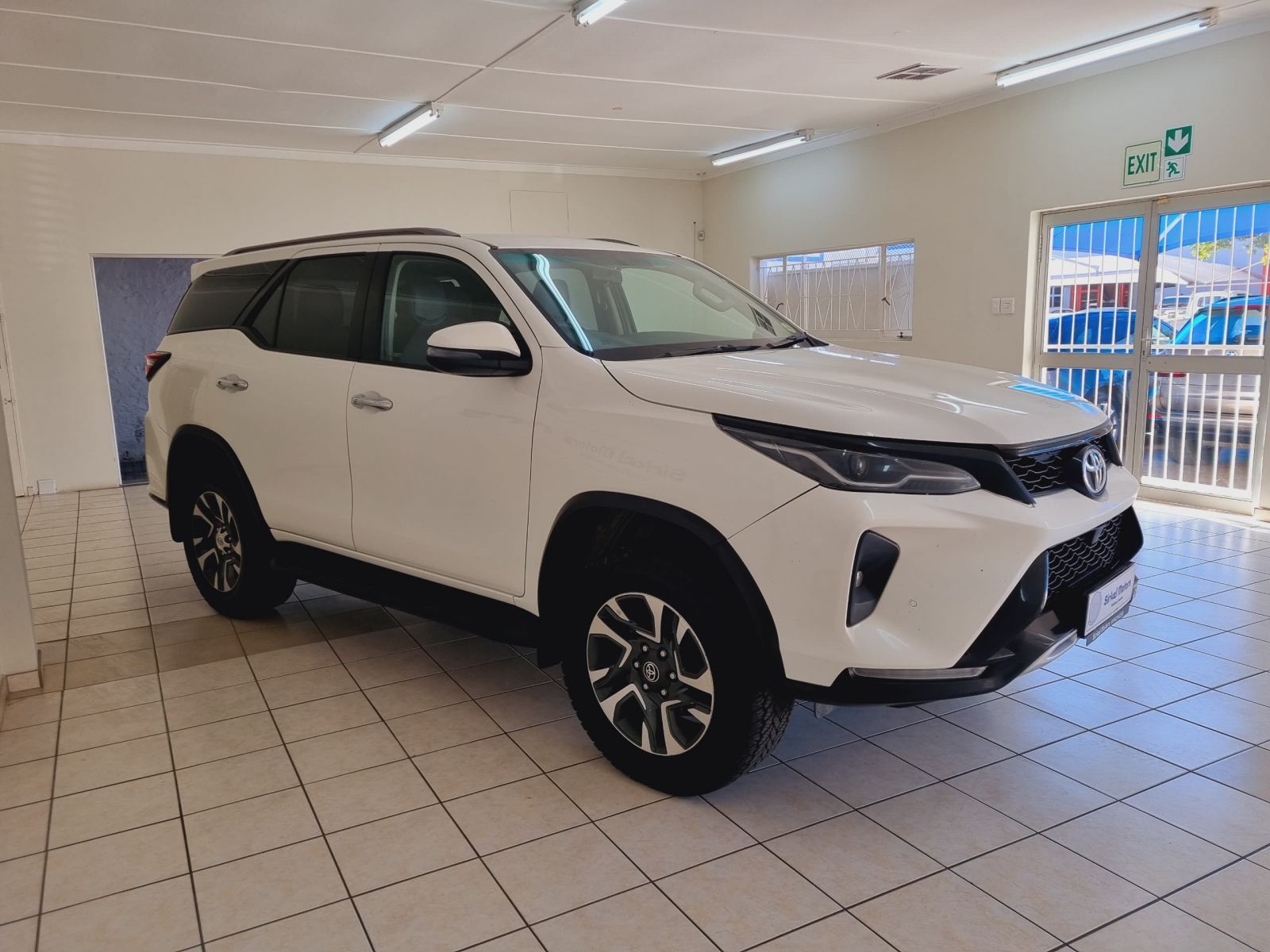 2023 Toyota Fortuner photo 3