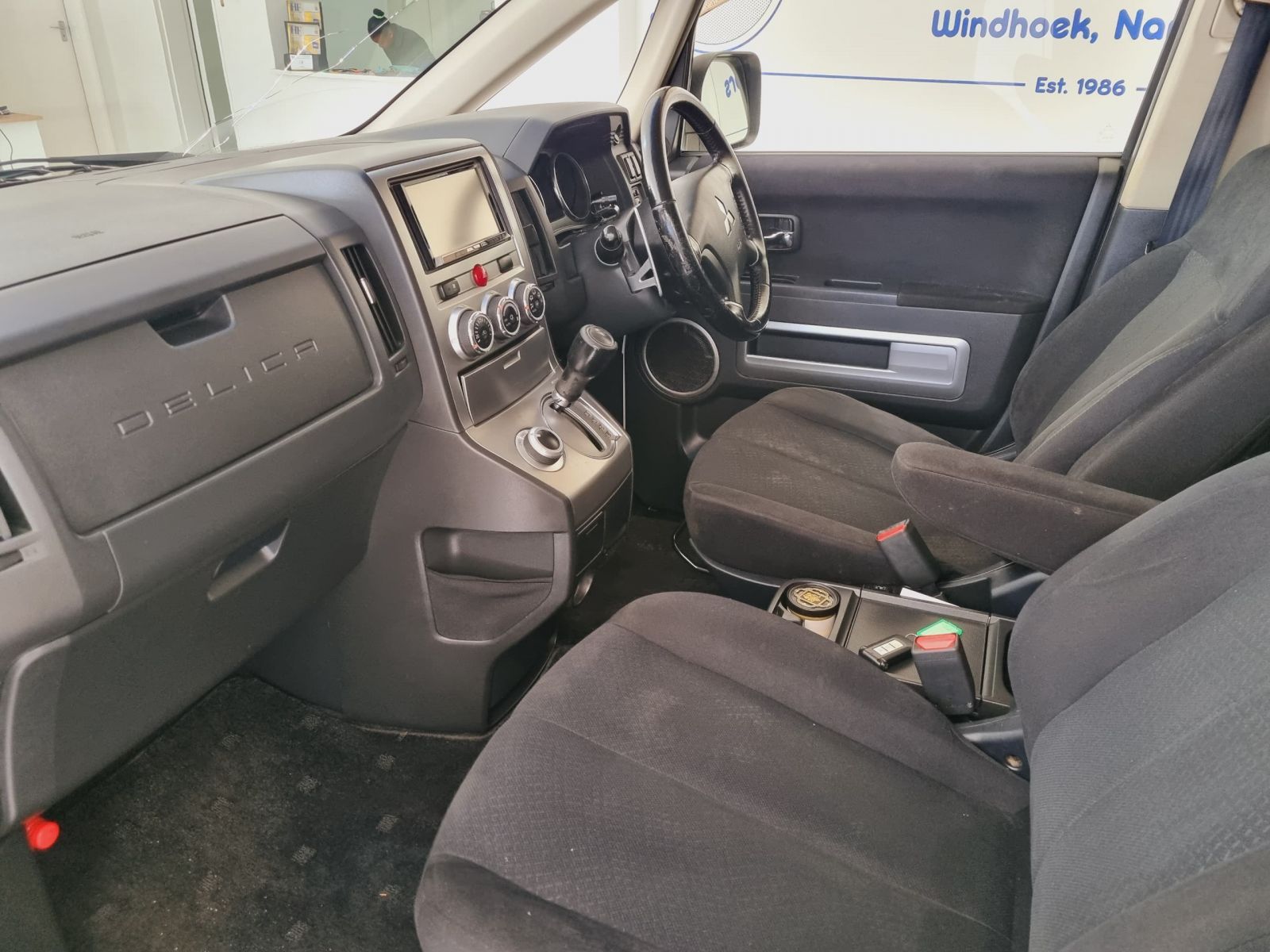 2013 Mitsubishi Delica photo 10