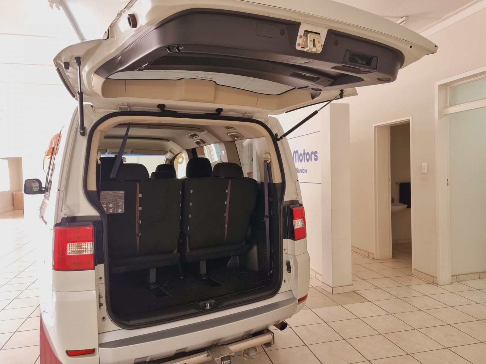 2013 Mitsubishi Delica photo 8