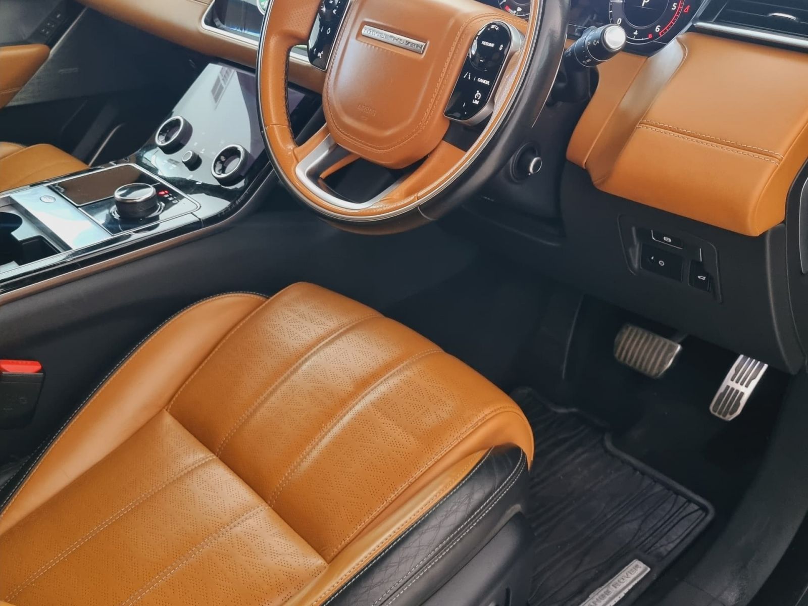 2018 Land Rover Range Rover photo 10