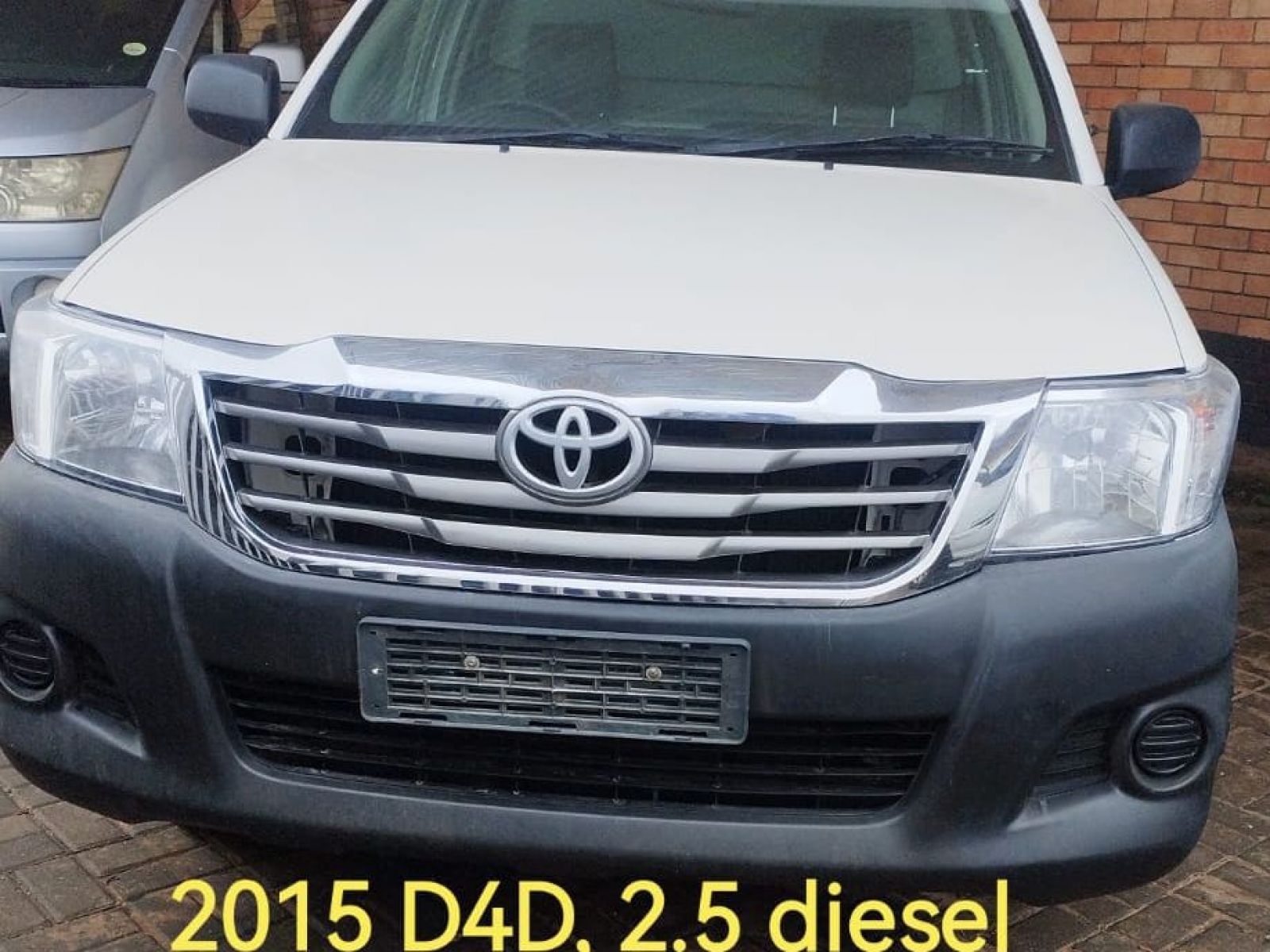 2015 Toyota Hilux photo 2