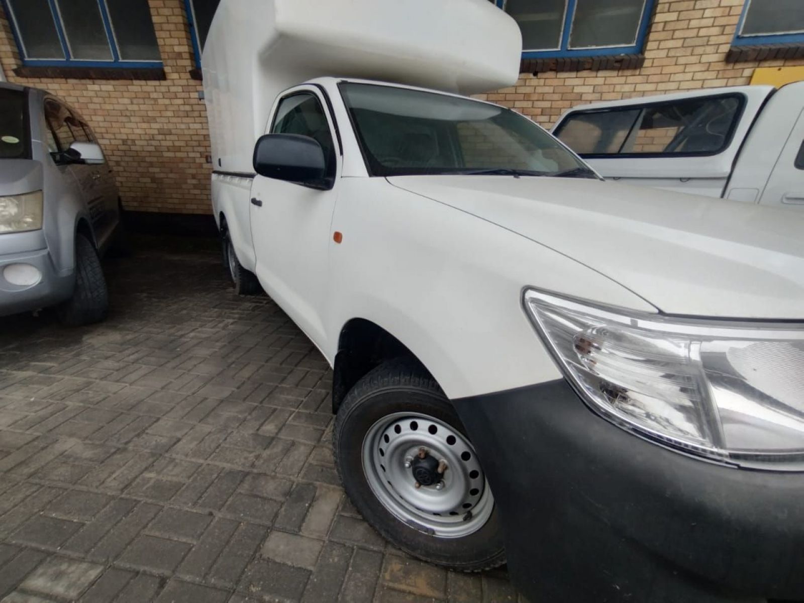 2015 Toyota Hilux photo 3