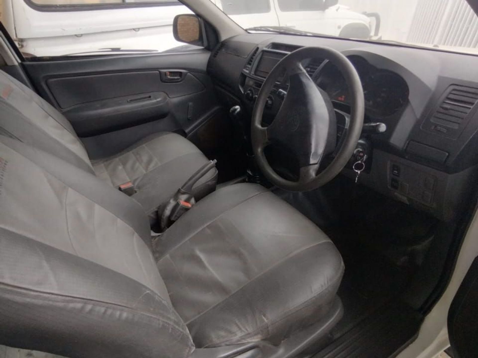 2015 Toyota Hilux photo 4