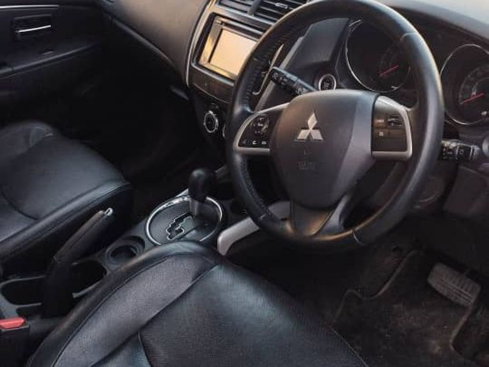 2014 Mitsubishi ASX photo 2