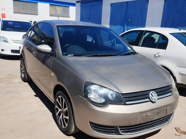 2015 Volkswagen Polo photo 1