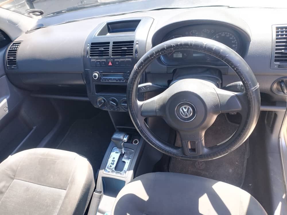 2015 Volkswagen Polo photo 3