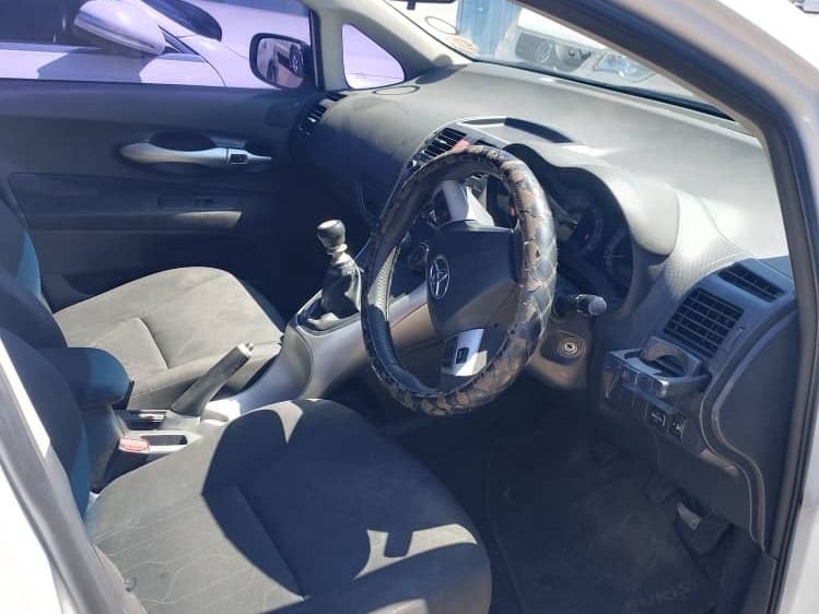 2012 Toyota Auris photo 6