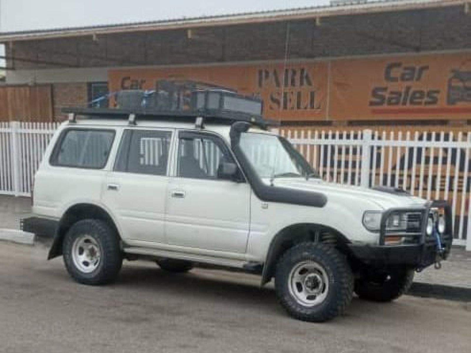 1995 Toyota Land Cruiser photo 2