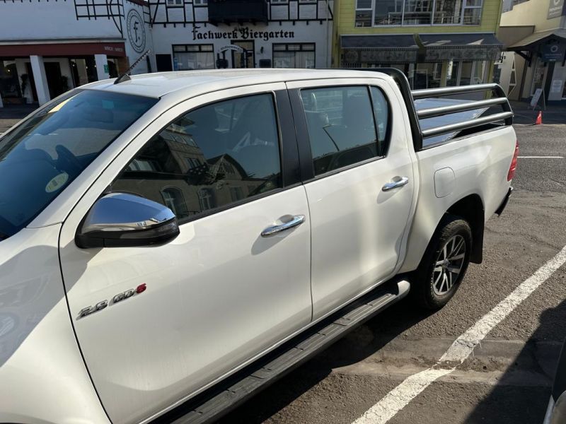2019 Toyota Hilux photo 2