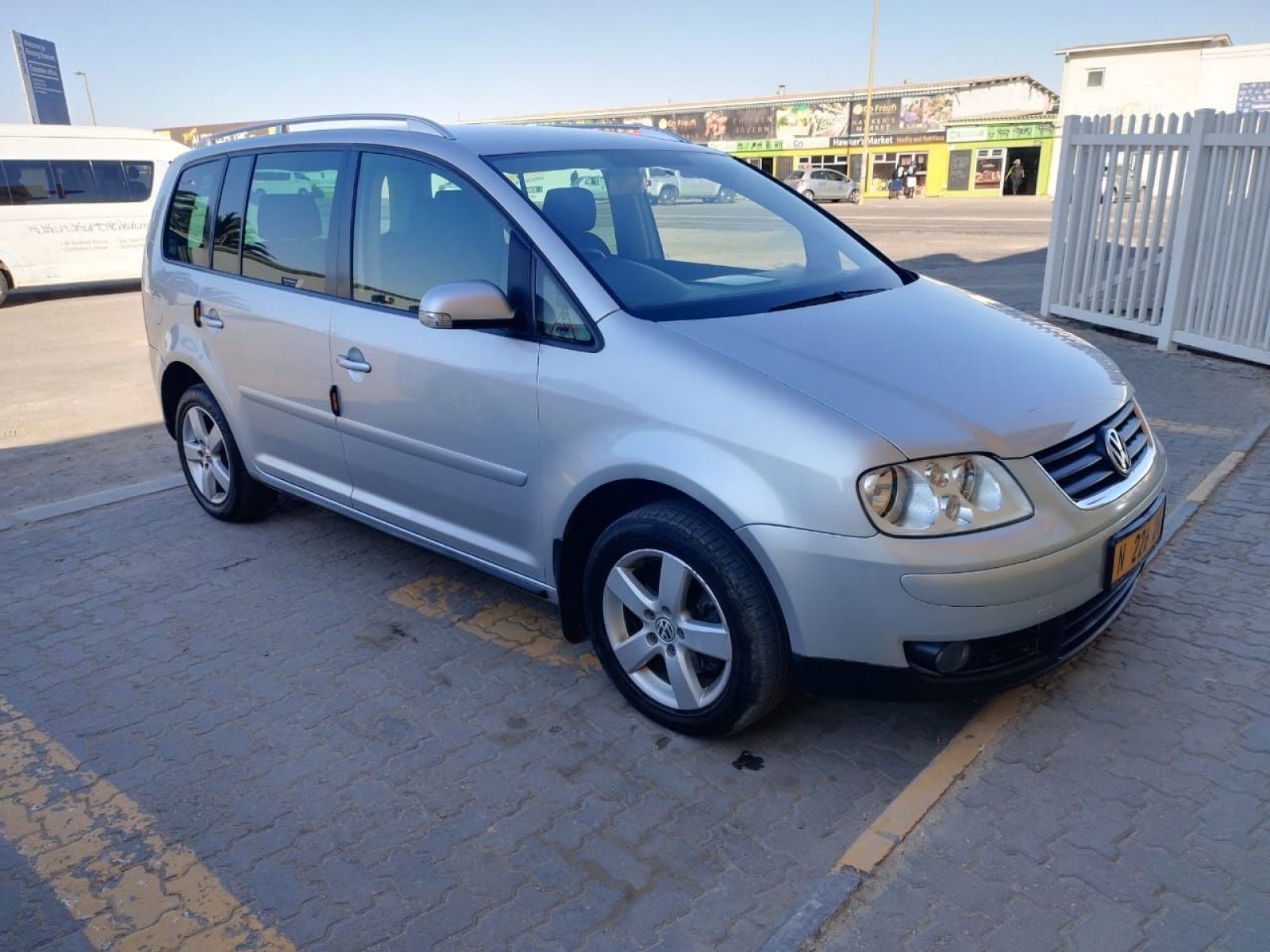2006 Volkswagen Touran 2.0ltr TDi photo 1