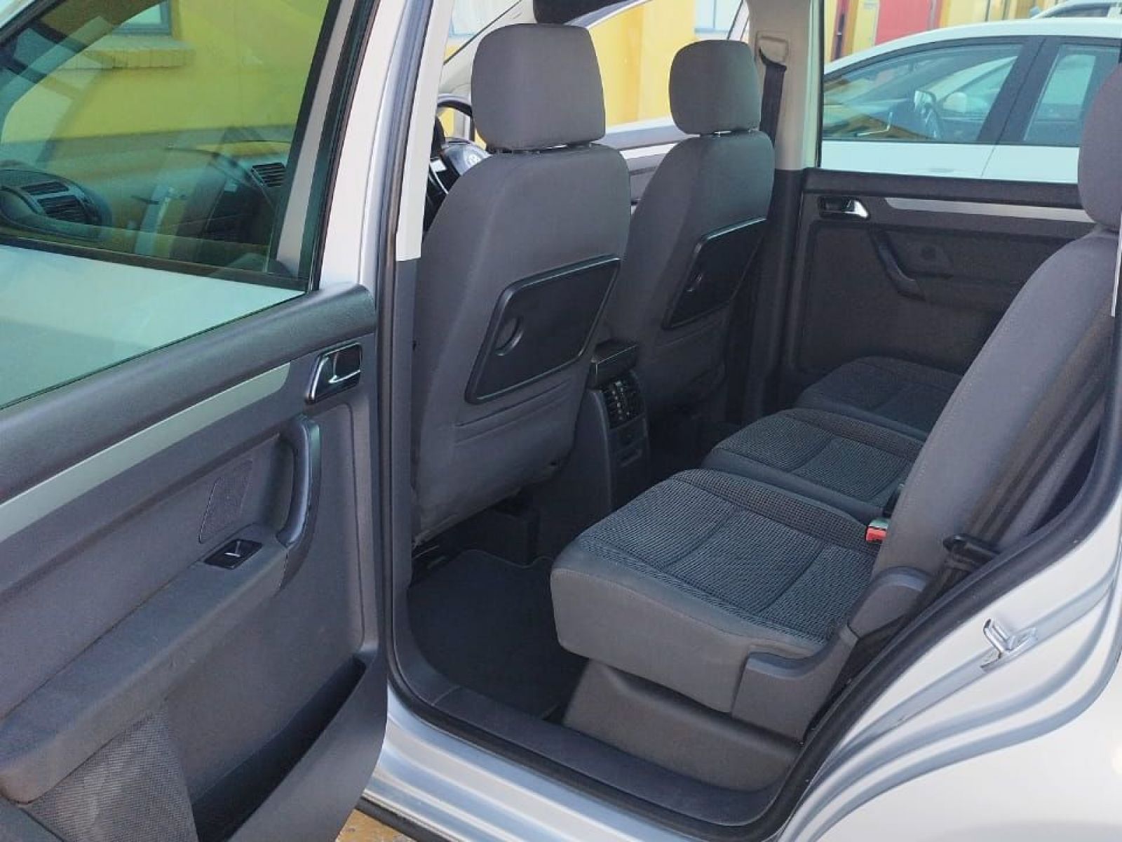 2006 Volkswagen Touran 2.0ltr TDi photo 11