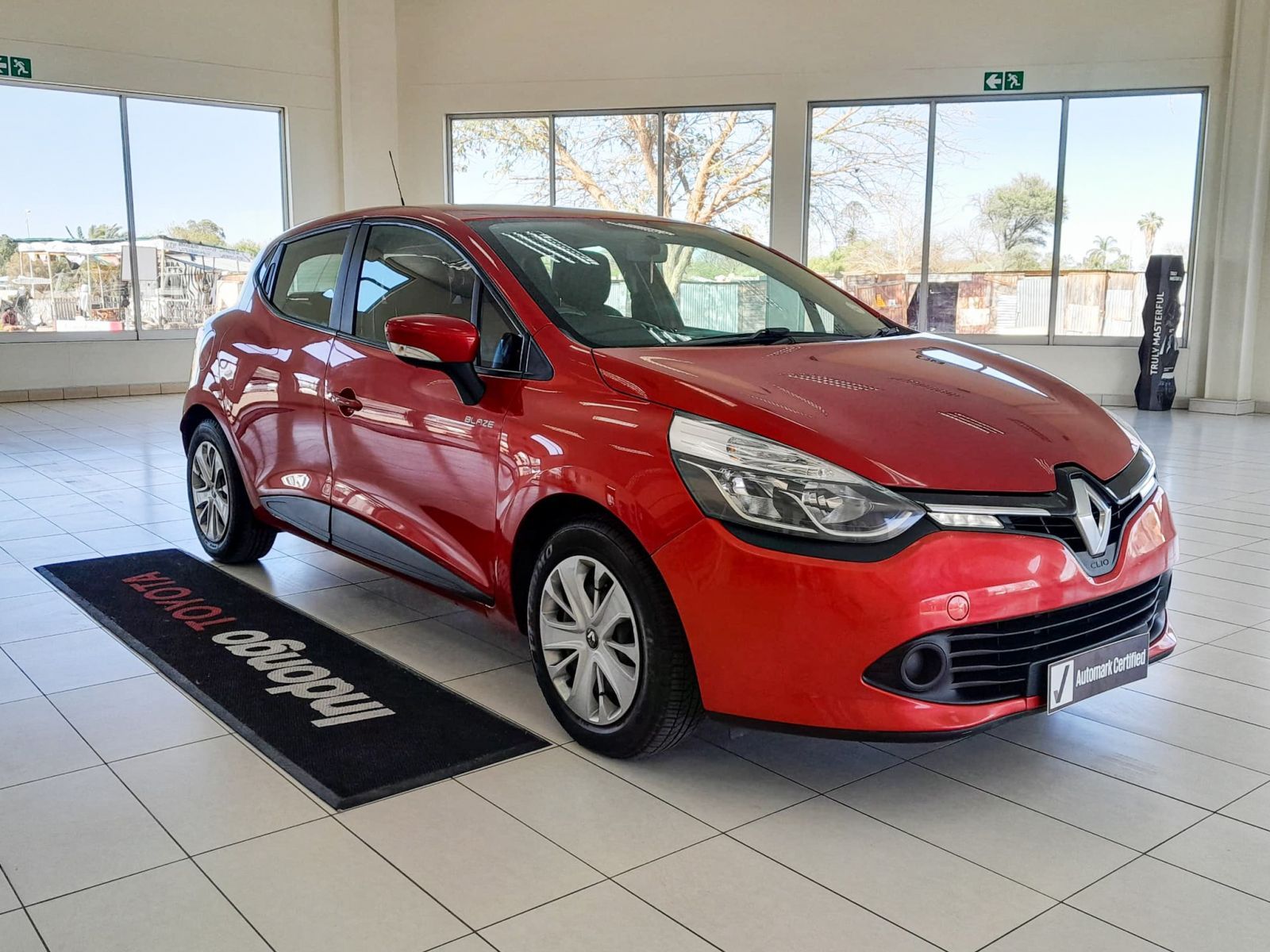 2016 Renault Clio photo 1