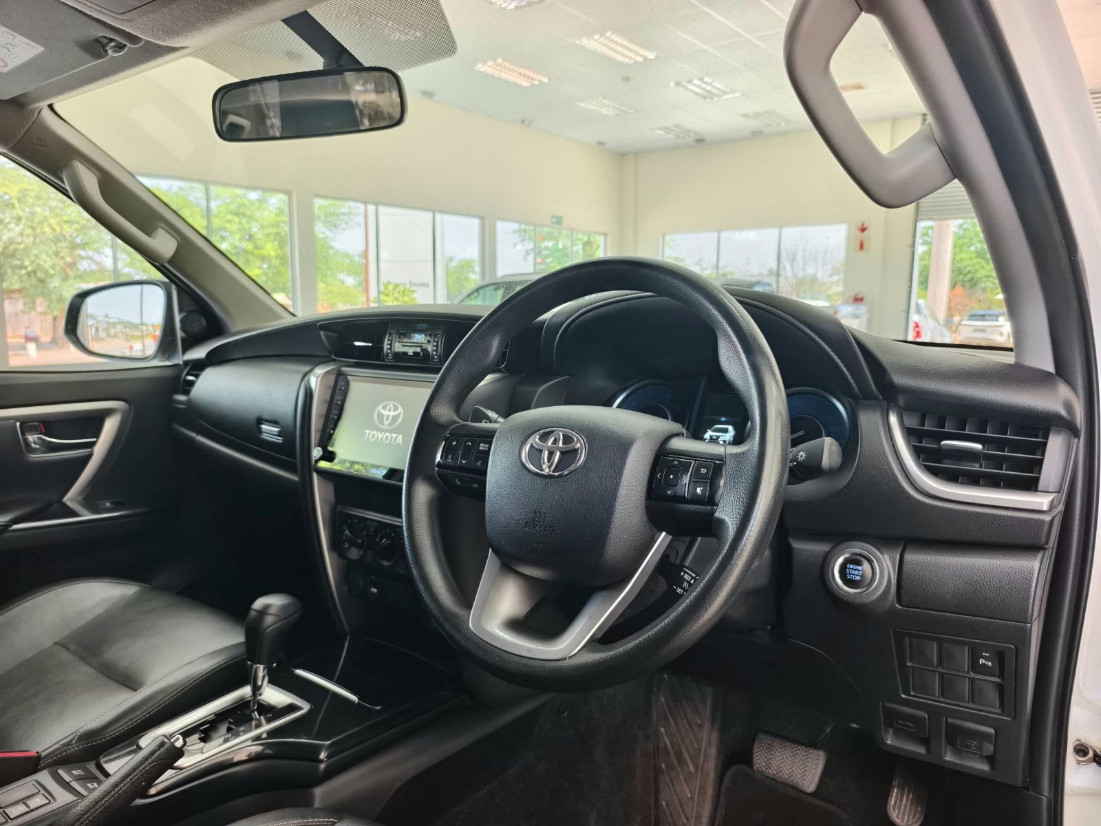 2021 Toyota Fortuner photo 4