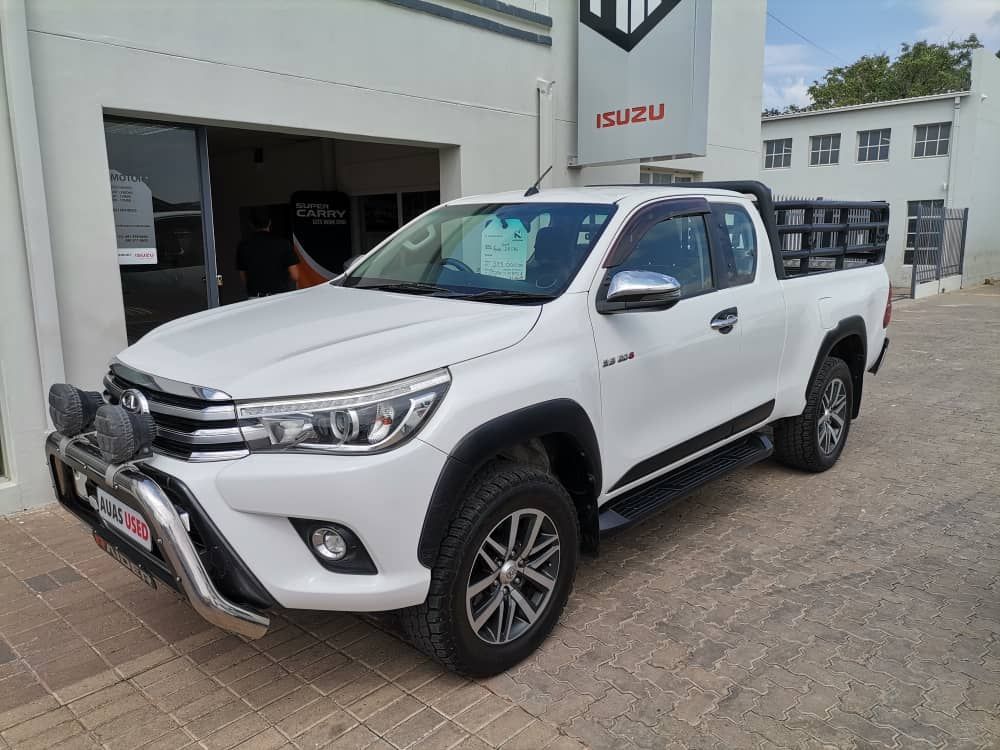 2017 Toyota Hilux photo 1