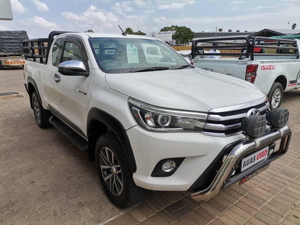 2017 Toyota Hilux photo 3