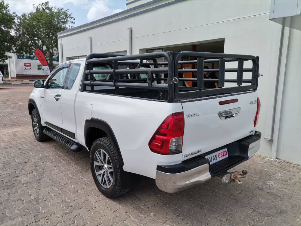 2017 Toyota Hilux photo 5